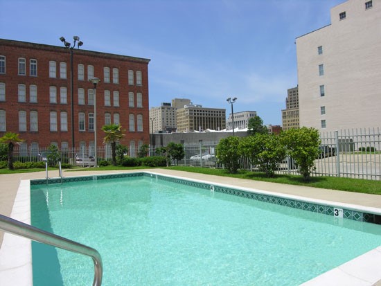 United Jewelers Apartments